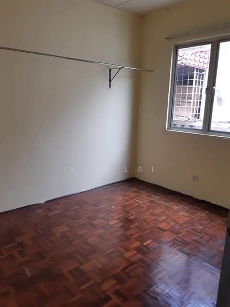 Pangsapuri untuk Dijual di Apartment Bayu - Ken Lai - Bedroom - PropertyGuru.com.my
