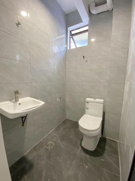 Rumah Teres 2 Tingkat untuk Dijual di Permas Jaya (Johor Bahru) - Edmond Tang - Bathroom - PropertyGuru.com.my