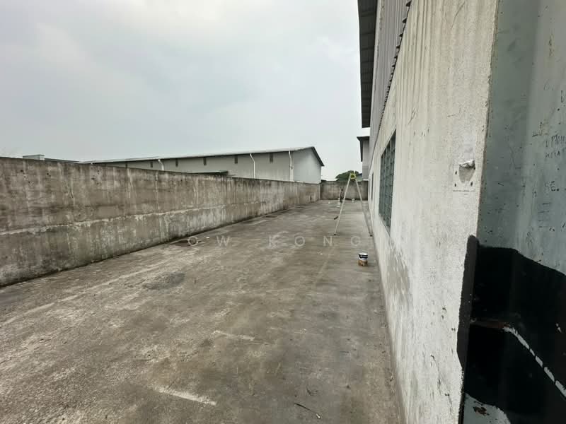 Warehouse for Rent in Sungai Buloh (Selangor) - CW Kong - Exterior - PropertyGuru.com.my