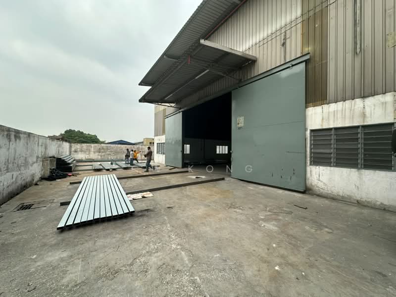 Warehouse for Rent in Sungai Buloh (Selangor) - CW Kong - Exterior - PropertyGuru.com.my