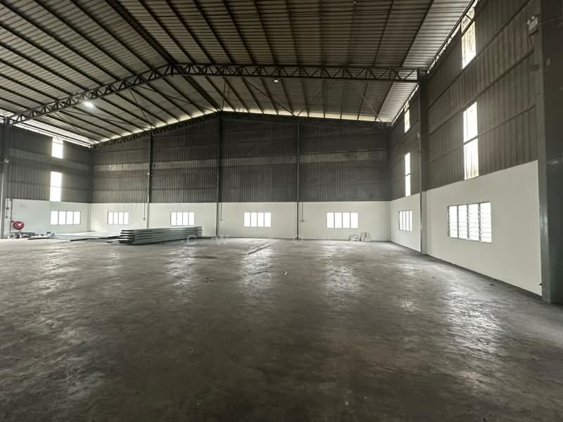 Warehouse for Rent in Sungai Buloh (Selangor) - CW Kong - Interior - PropertyGuru.com.my