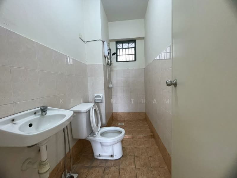 Pangsapuri untuk Disewa di Arena Green - Kelvin Tham - Bathroom - PropertyGuru.com.my