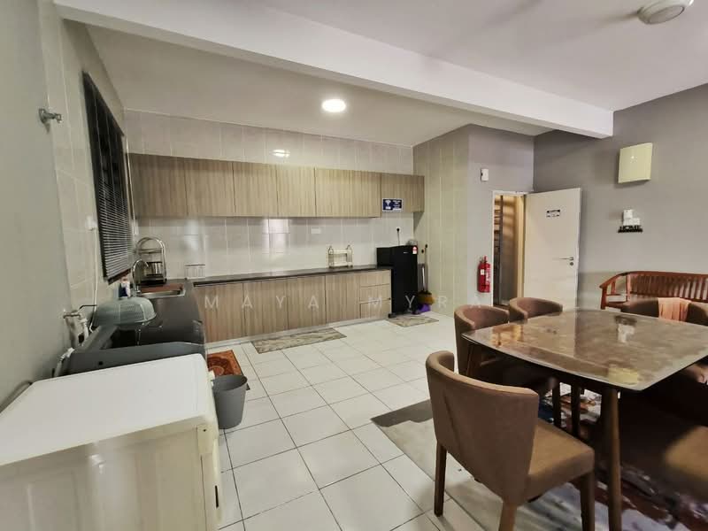 Kondominium untuk Disewa di Residensi Adelia - Maya Myra - Kitchen - PropertyGuru.com.my