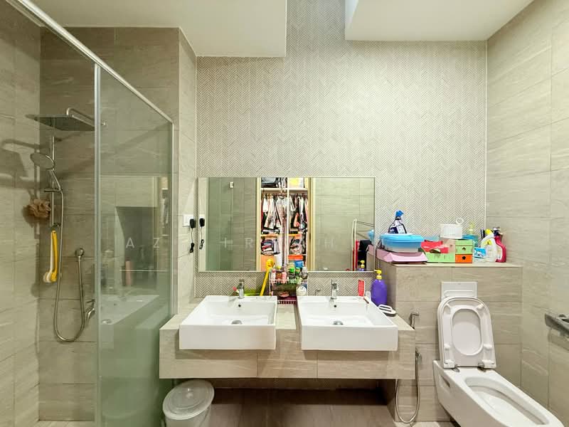 3-storey Terraced House for Sale in Cyberjaya (Selangor) - Azizirrahim . - Bathroom - PropertyGuru.com.my