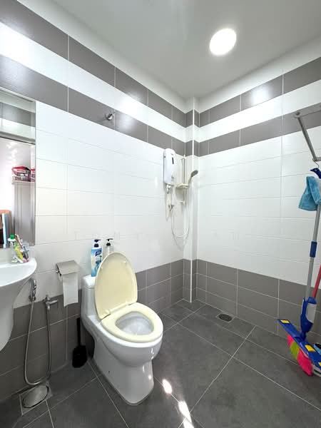 2-storey Terraced House for Sale in Ambang Botanic (Klang) - Tony Ngan - Bathroom - PropertyGuru.com.my