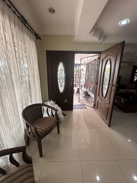 2-storey Terraced House for Sale in TTDI Jaya (Shah Alam) - Filzah Affendie - Entrance - PropertyGuru.com.my