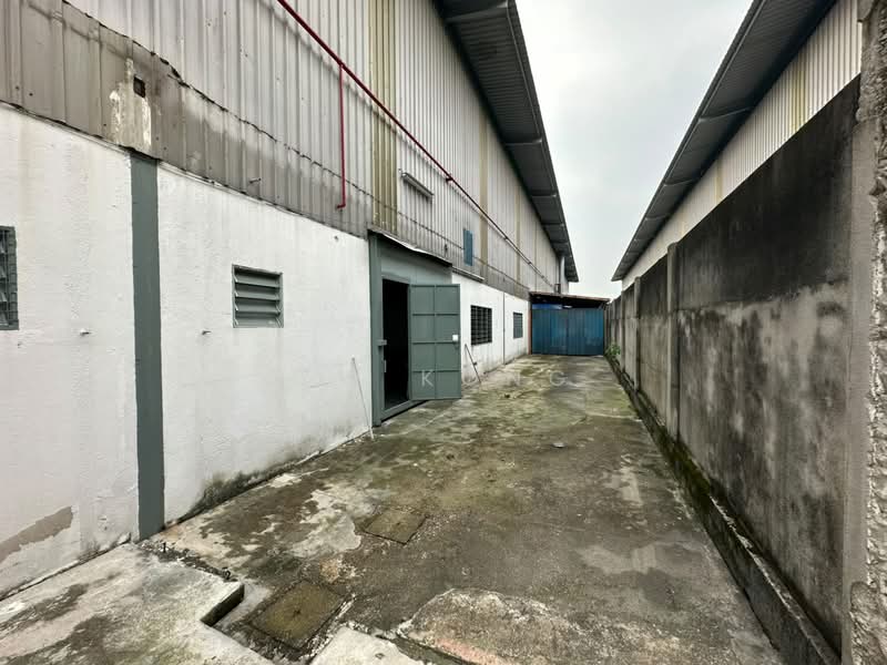 Warehouse for Rent in Sungai Buloh (Selangor) - CW Kong - Exterior - PropertyGuru.com.my