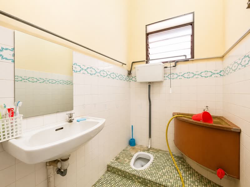 Rumah Teres 2 Tingkat untuk Dijual di Taman Tasek Damai (Ipoh) - Steven . - Bathroom - PropertyGuru.com.my