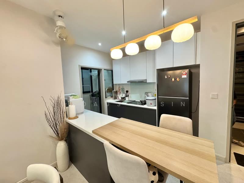 Service Residence for Sale at E'Island Lake Haven - Firdaus Husin - Kitchen - PropertyGuru.com.my