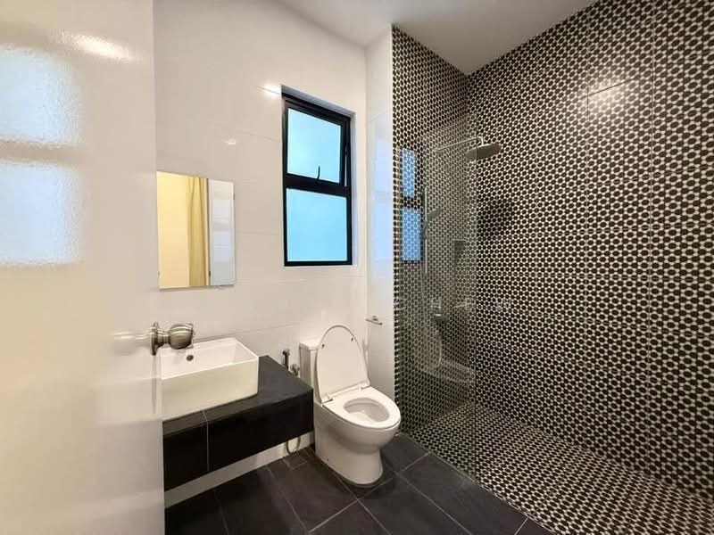 Rumah Berkembar untuk Dijual di Setia Alam (Selangor) - Jennie Chew - Bathroom - PropertyGuru.com.my
