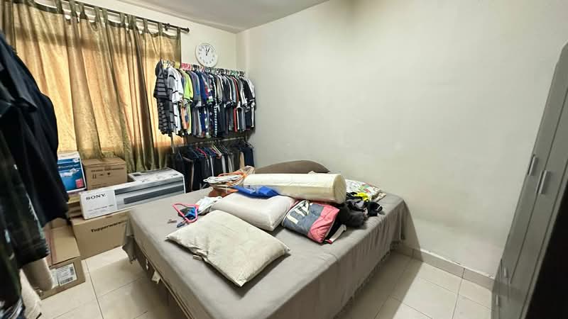 Kondominium untuk Dijual di Casa Prima Condominium - Ken Lai - Bedroom - PropertyGuru.com.my