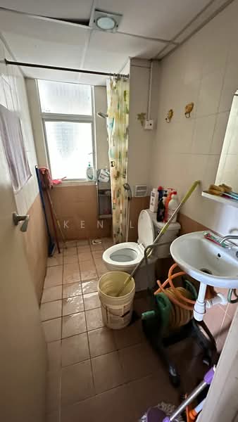Kondominium untuk Dijual di Casa Prima Condominium - Ken Lai - Bathroom - PropertyGuru.com.my