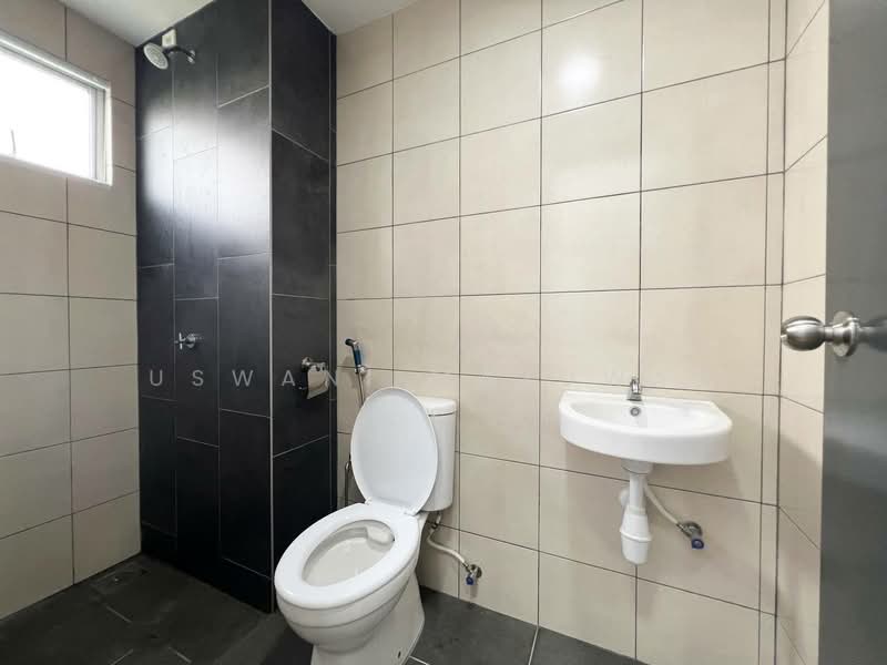 Kondominium untuk Disewa di Suasana Aman - Uswani Mazuwan - Bathroom - PropertyGuru.com.my