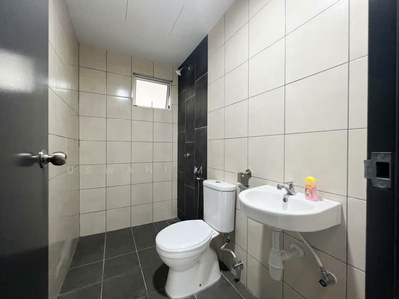 Kondominium untuk Disewa di Suasana Aman - Uswani Mazuwan - Bathroom - PropertyGuru.com.my