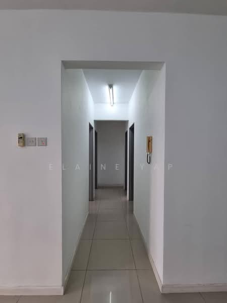 Kondominium untuk Dijual di Casa Idaman - Elaine Yap - Corridor - PropertyGuru.com.my