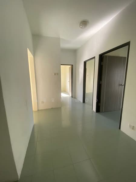 Rumah Flat untuk Disewa di Taman Desa Relau - Abby Woo - Corridor - PropertyGuru.com.my