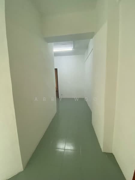 Rumah Flat untuk Disewa di Taman Desa Relau - Abby Woo - Corridor - PropertyGuru.com.my