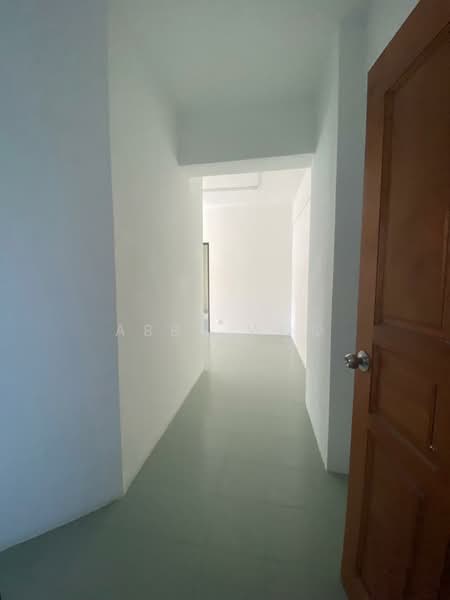 Rumah Flat untuk Disewa di Taman Desa Relau - Abby Woo - Corridor - PropertyGuru.com.my