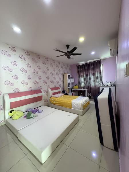 Rumah Teres untuk Disewa di Taman Layang Layang (Seremban) - Abby Tan - Bedroom - PropertyGuru.com.my
