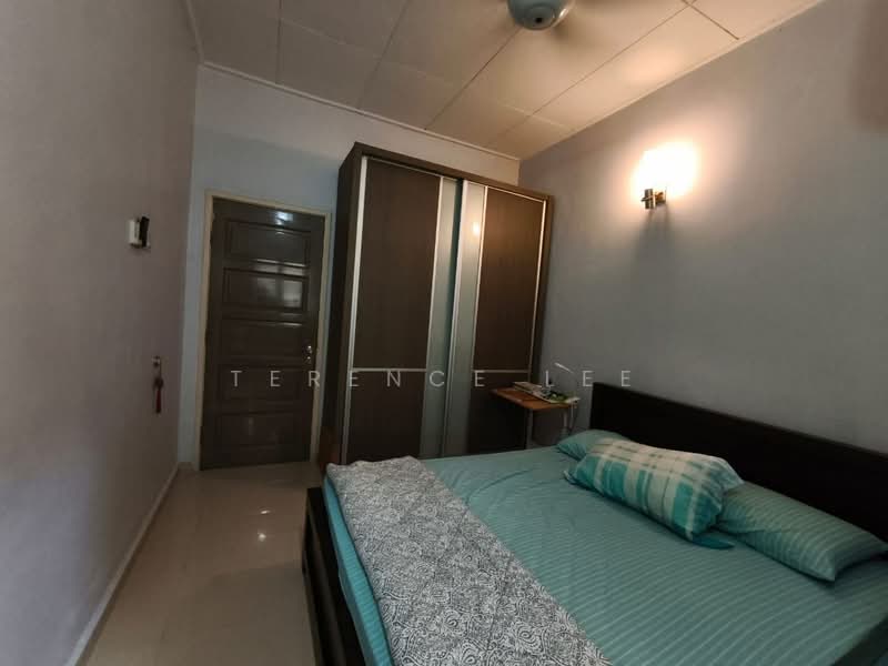 1-storey Terraced House for Sale in Bukit Raja (Selangor) - Terence Lee - Bedroom - PropertyGuru.com.my
