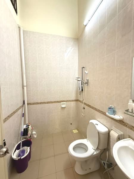 Rumah Teres 1-Tingkat untuk Dijual di Taman Seri Austin (Tebrau) - Christina Ang - Bathroom - PropertyGuru.com.my