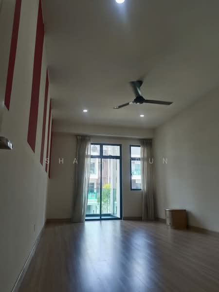 3-storey Terraced House for Rent in Bandar Nusaputra (Puchong) - Shally Pun - Living Room - PropertyGuru.com.my