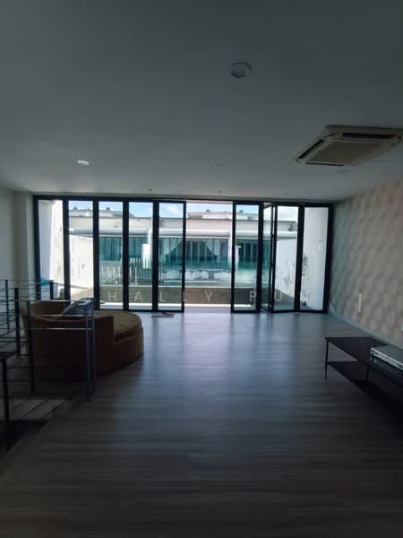 3-storey Terraced House for Rent in Bandar Nusaputra (Puchong) - Shally Pun - Living Room - PropertyGuru.com.my