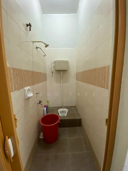 Rumah Teres untuk Dijual di Taman Bukit Dahlia (Pasir Gudang) - Mohd Faez - Bathroom - PropertyGuru.com.my