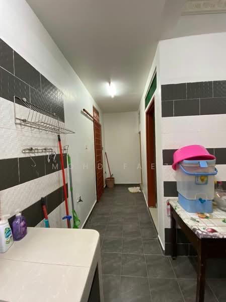 Rumah Teres untuk Dijual di Taman Bukit Dahlia (Pasir Gudang) - Mohd Faez - Corridor - PropertyGuru.com.my