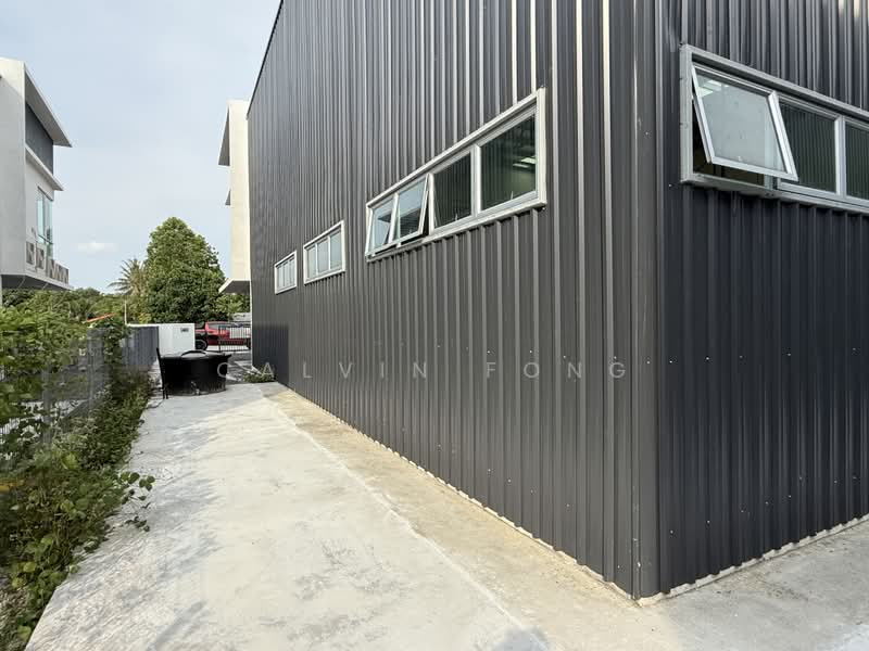 Kilang Berkembar untuk Disewa di Taman Kempas (Sungai Petani) - Calvin Fong - Side yard - PropertyGuru.com.my