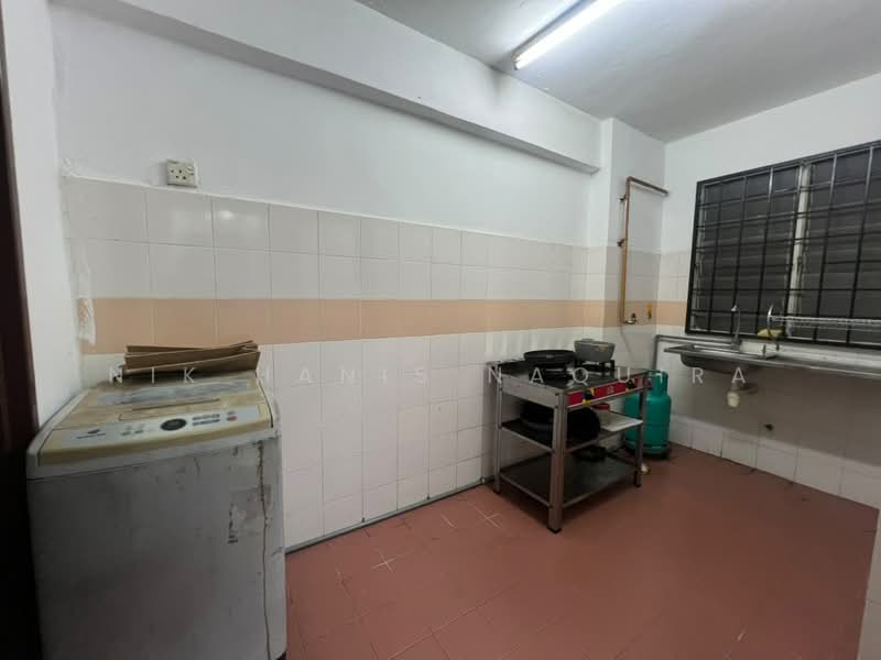 Pangsapuri untuk Disewa di Putra Damai - Nik Hanis Naquira - Kitchen - PropertyGuru.com.my