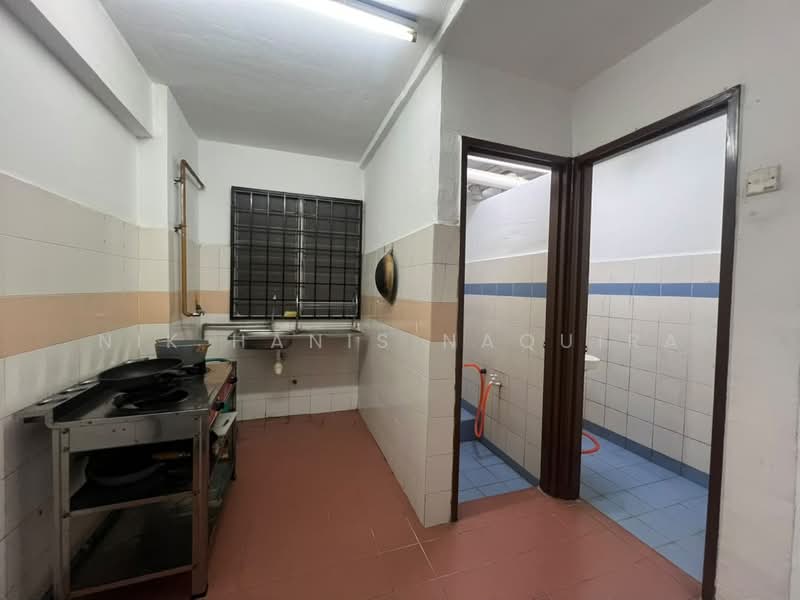 Pangsapuri untuk Disewa di Putra Damai - Nik Hanis Naquira - Kitchen - PropertyGuru.com.my