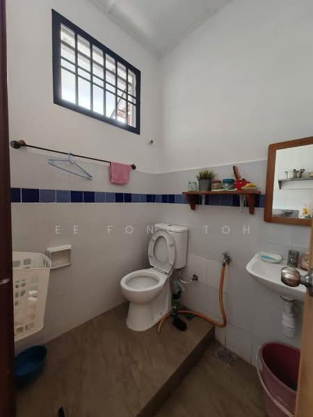 Rumah Teres 2-Tingkat untuk Dijual di Taman Setia Indah (Tebrau) - Ee Fong Toh - Bathroom - PropertyGuru.com.my