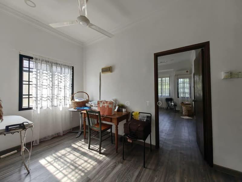 Rumah Teres 2-Tingkat untuk Dijual di Taman Setia Indah (Tebrau) - Ee Fong Toh - Study - PropertyGuru.com.my