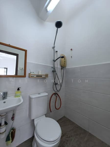 Rumah Teres 2-Tingkat untuk Dijual di Taman Setia Indah (Tebrau) - Ee Fong Toh - Bathroom - PropertyGuru.com.my