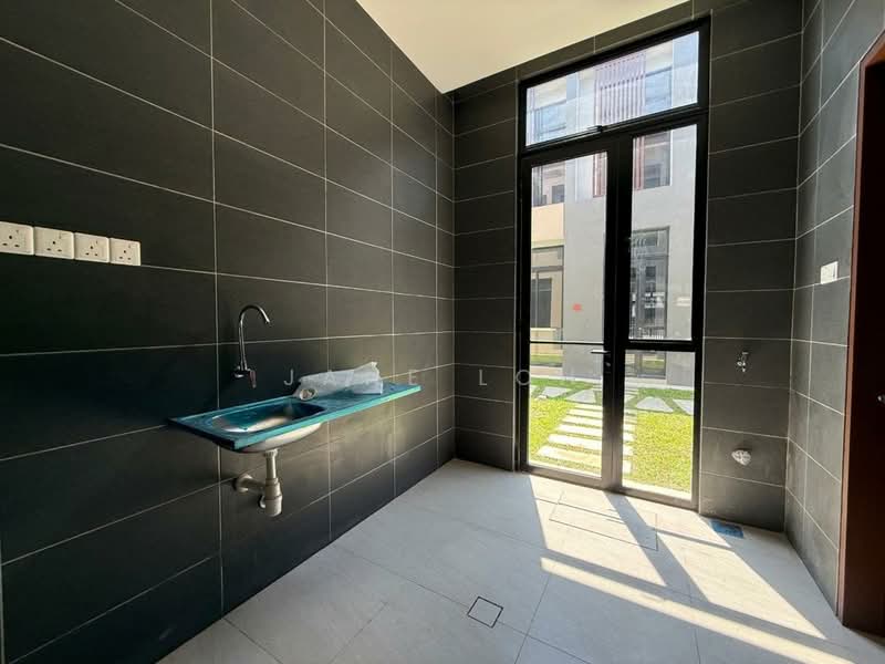 2-storey Terraced House for Sale in Puteri Harbour (Iskandar Puteri (Nusajaya)) - Jane Loh - Kitchen - PropertyGuru.com.my