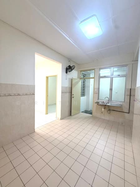 1.5-storey Terraced House for Sale in Taman Setia Indah (Tebrau) - Christina Ang - Kitchen - PropertyGuru.com.my
