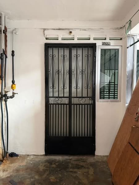 Rumah Flat untuk Dijual di Flat Bandar Selesa Jaya @ Jalan Silat Gayong - Fennie Chua - Entrance - PropertyGuru.com.my