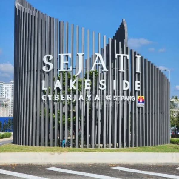 Rumah Berkembar untuk Dijual di Cyber 10 (Cyberjaya) - Robin Loh - PropertyGuru.com.my