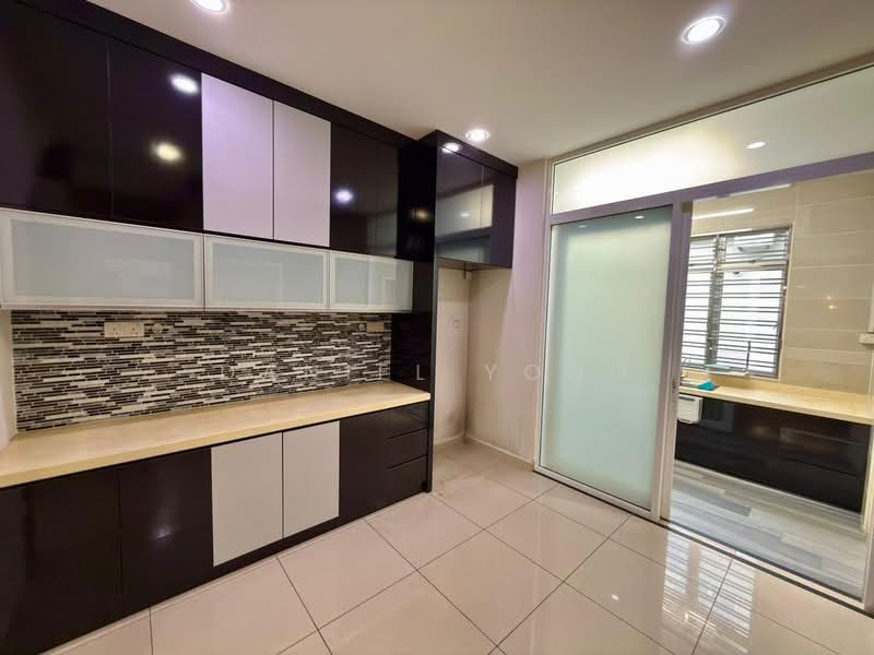 3-storey Terraced House for Sale in Bandar Seri Alam (Masai) - Daniel Yong - Kitchen - PropertyGuru.com.my