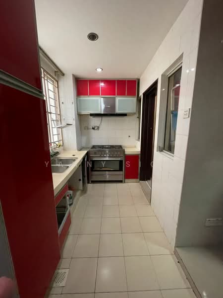 Kondominium untuk Dijual di Platinum Hill PV 8 - Yanny Siow - Kitchen - PropertyGuru.com.my