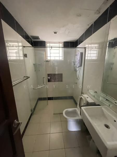 Kondominium untuk Dijual di Platinum Hill PV 8 - Yanny Siow - Bathroom - PropertyGuru.com.my