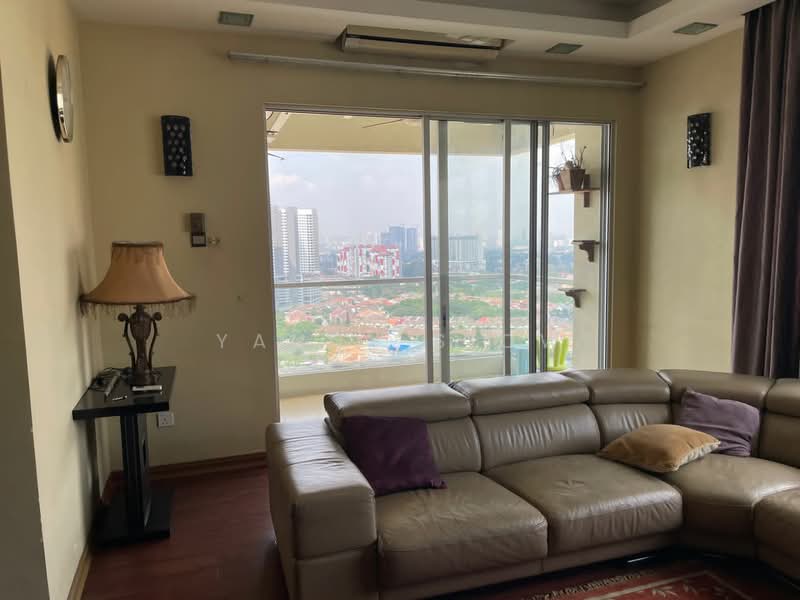 Kondominium untuk Dijual di Platinum Hill PV 8 - Yanny Siow - Living Room - PropertyGuru.com.my