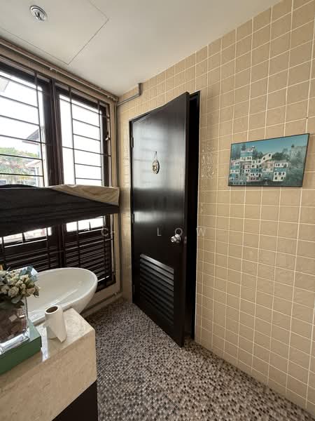 Rumah Berkembar untuk Dijual di Taman Danau Desa (Taman Desa) - CY Low - Bathroom - PropertyGuru.com.my