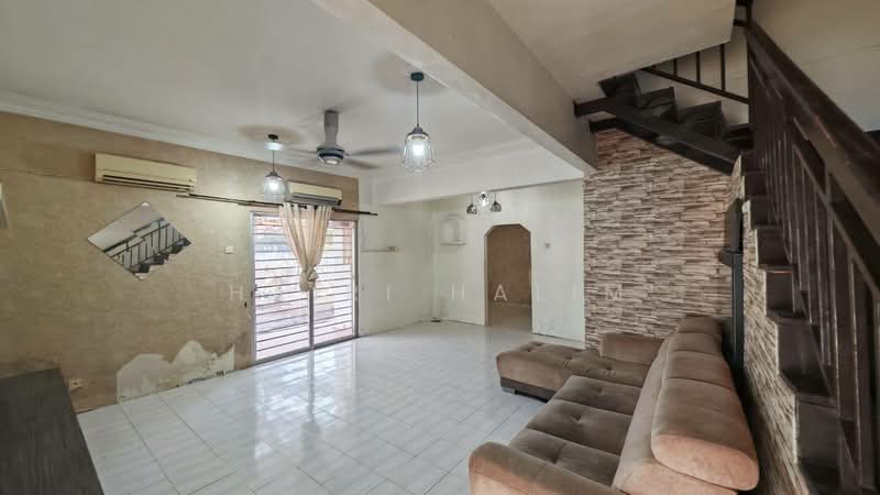Rumah Teres 2-Tingkat untuk Dijual di Bandar Saujana Putra (Tanjong Duabelas) - Hairi Halim - PropertyGuru.com.my