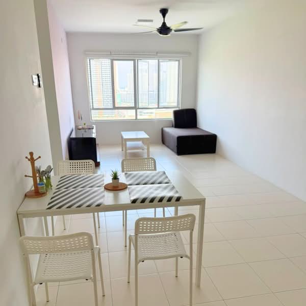 Pangsapuri untuk Disewa di Pangsapuri Suria 1 Batu Kawan - Ann Khor - Living Room - PropertyGuru.com.my