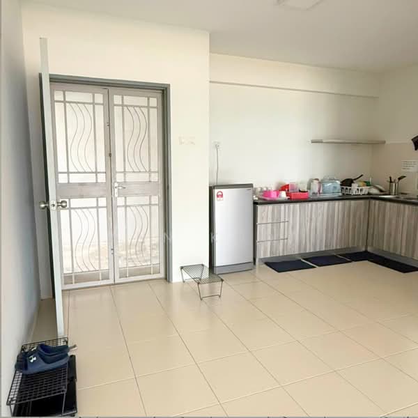 Pangsapuri untuk Disewa di Pangsapuri Suria 1 Batu Kawan - Ann Khor - Kitchen - PropertyGuru.com.my