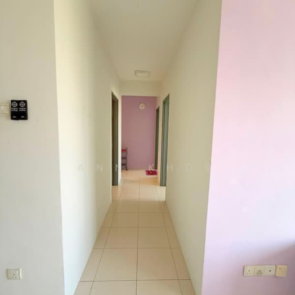 Pangsapuri untuk Disewa di Pangsapuri Suria 1 Batu Kawan - Ann Khor - Corridor - PropertyGuru.com.my