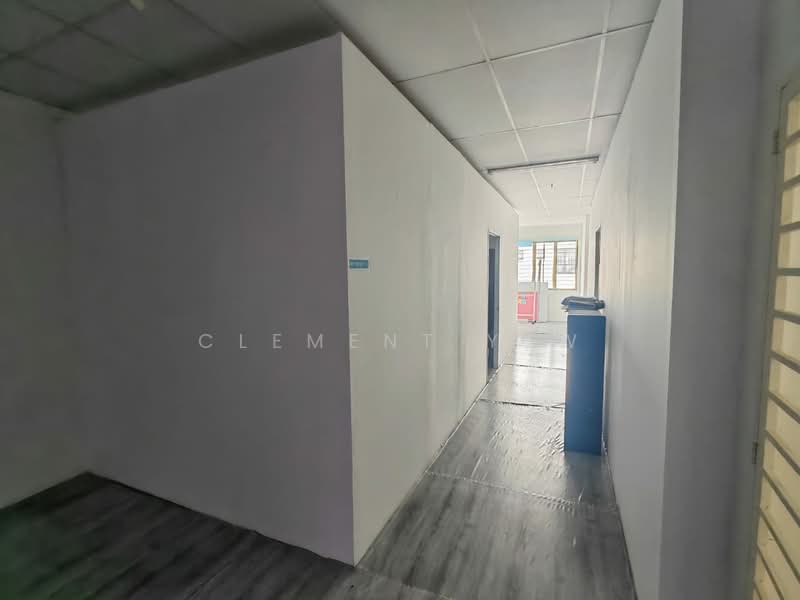 Shop / Office untuk Disewa di Shah Alam (Selangor) - Clement Yew - Corridor - PropertyGuru.com.my