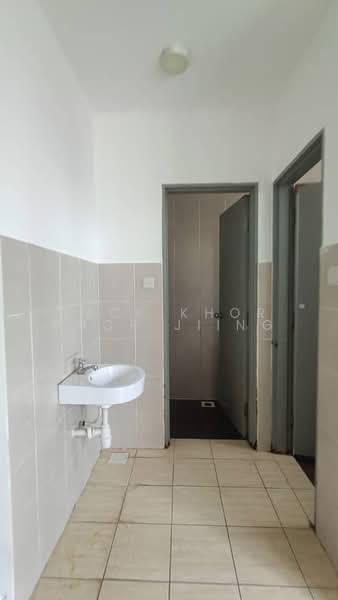 Shop for Rent in Setia Alam (Selangor) - Jack Khor Phor Jiing - Bathroom - PropertyGuru.com.my